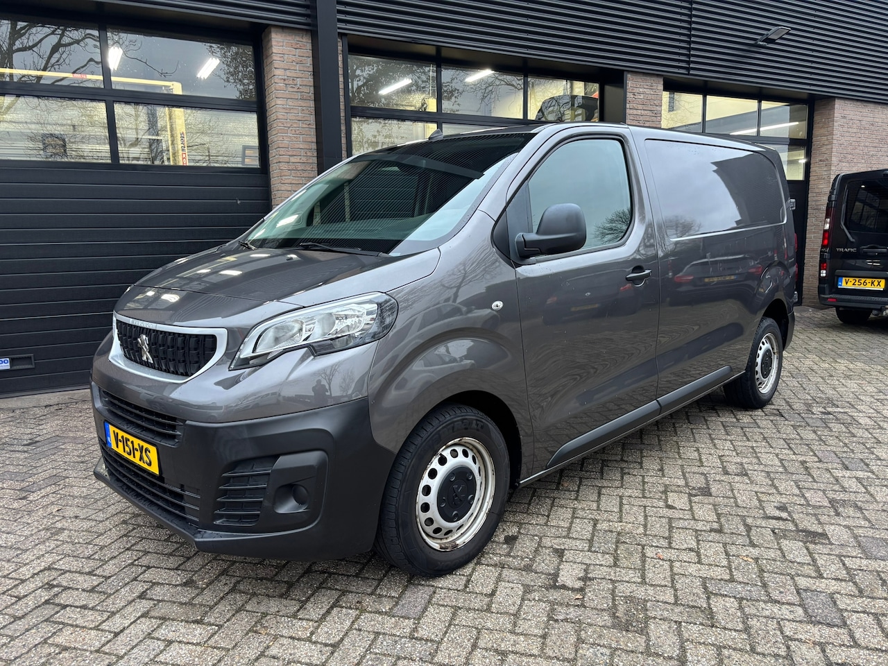 Peugeot Expert - 231S 2.0 BlueHDI 120 Premium Trekhaak carplay Airco - AutoWereld.nl