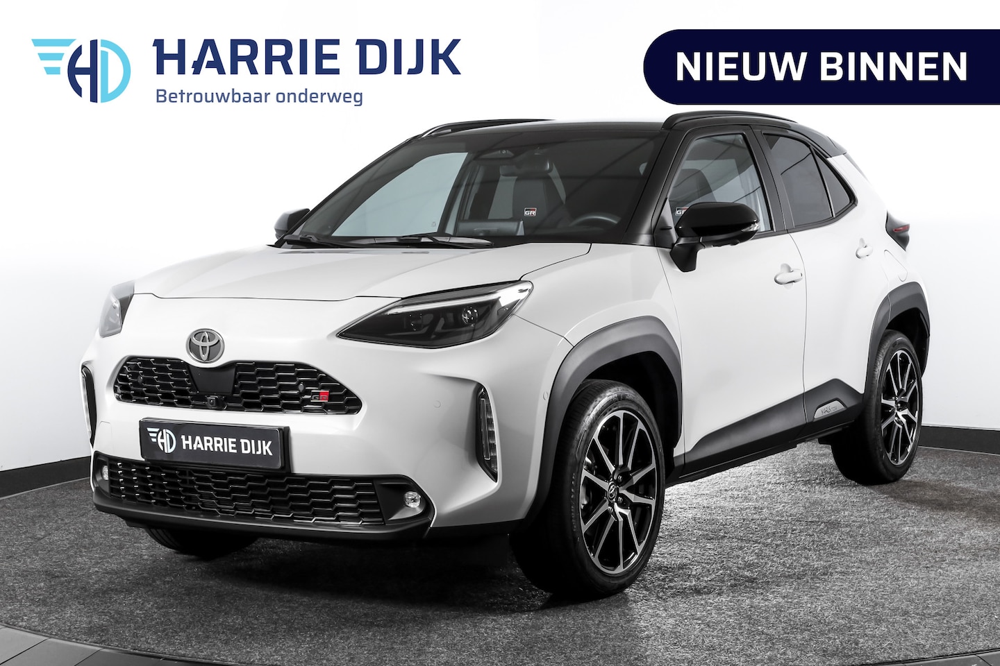 Toyota Yaris Cross - 1.5 Hybrid 130 GR Sport | Adapt.Cruise | Head-up | 360 Camera | Stoel+Stuurverw. | Dig.Coc - AutoWereld.nl