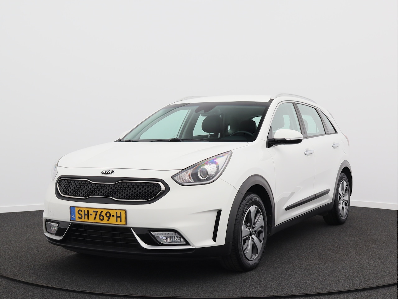 Kia Niro - 1.6 GDi Hybrid DynamicLine/ unieke km/ trekhaak! - AutoWereld.nl