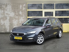 SEAT Leon Sportstourer - 1.5 eTSI 150PK Automaat Style BJ2021 Lmv 16" | Led V+A | Pdc | Elektrische trekhaak | App