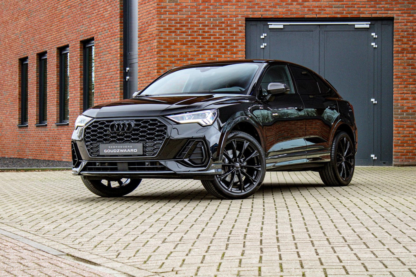 Audi Q3 Sportback - 45 TFSI e S Edition | 360 camera | Trekhaak elek. | Carbon | Matrix | Standkachel - AutoWereld.nl