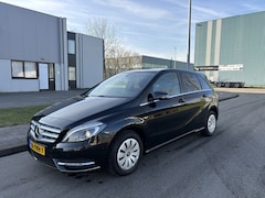 Mercedes-Benz B-klasse - 180 Ambition 6-Bak 125 PK. Mooie en als nieuw rijdende auto