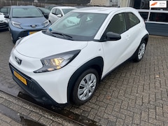 Toyota Aygo X - 1.0 VVT-i MT Play