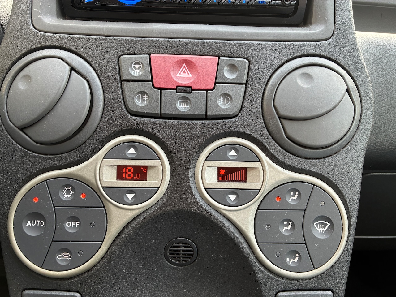 Fiat Panda - 1.2 Emotion Climate Control, Nieuwe Distributiekit en APK