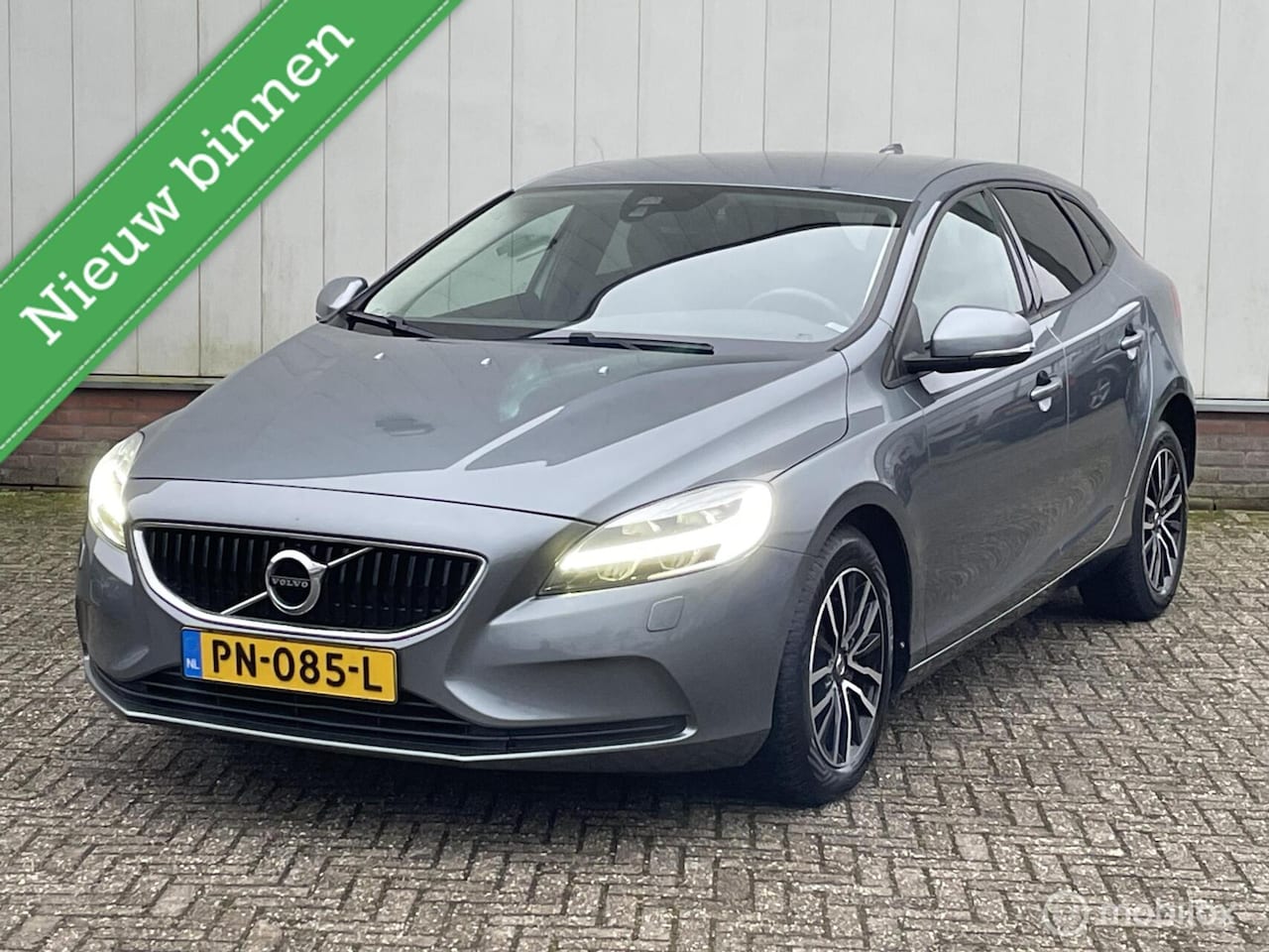 Volvo V40 - 2.0 D2 Nordic+ | Org. NL Auto | Standkachel | Full LED | Stoelverwarming | Halfleder | PDC - AutoWereld.nl