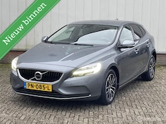 Volvo V40 - 2.0 D2 Nordic+ | Org. NL Auto | Standkachel | Full LED | Stoelverwarming | Halfleder | PDC