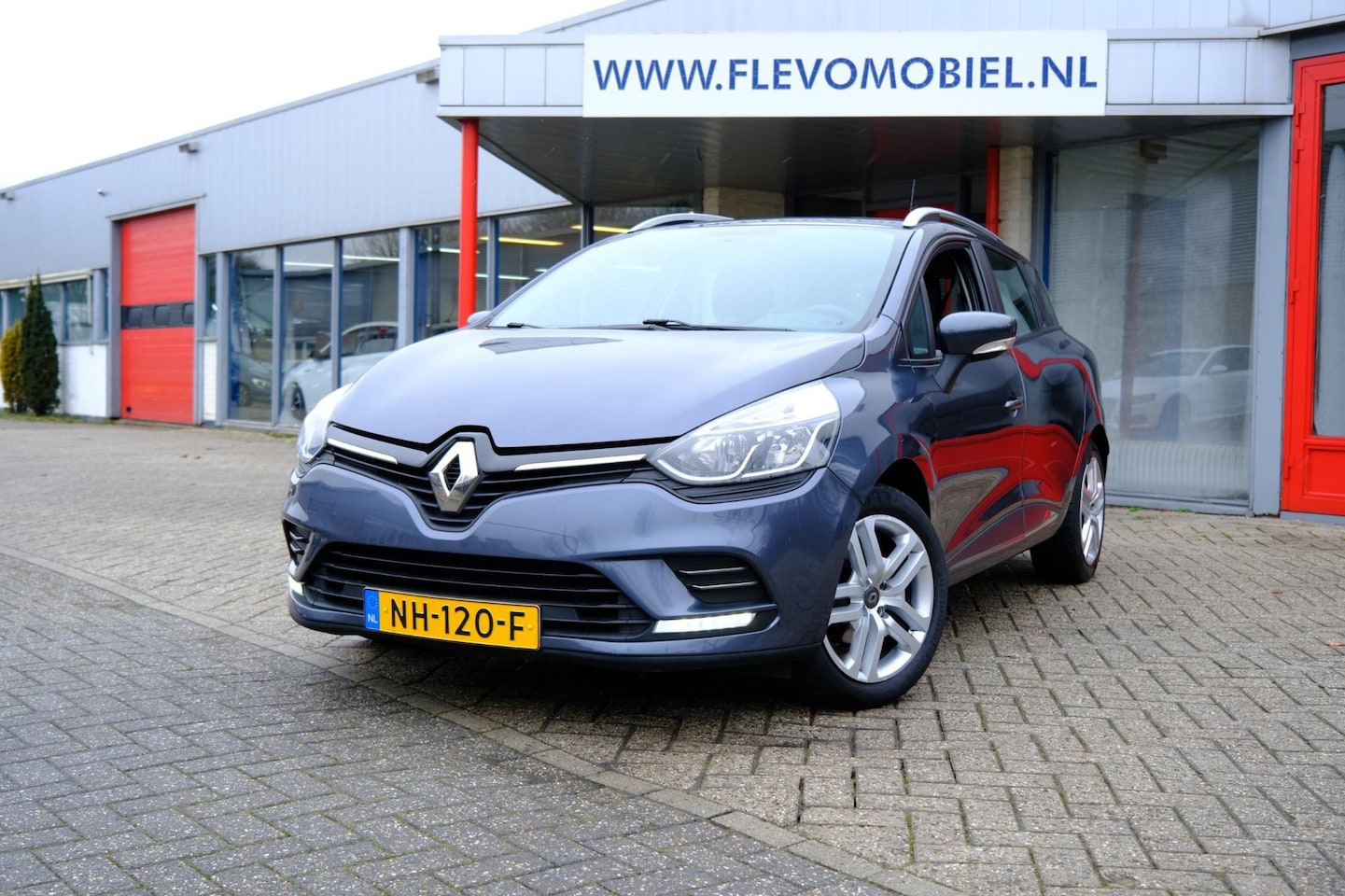 Renault Clio Estate - 0.9 TCe Zen *36.600km!* Navi|1e Eig|Airco|DAB - AutoWereld.nl