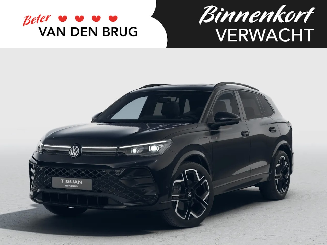 Volkswagen Tiguan - 1.5 eHybrid R-Line Edition | Trekhaak | Panorama | Lederen Bekleding | Black Style | Harma - AutoWereld.nl