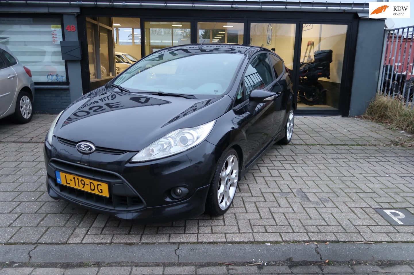 Ford Fiesta - 1.6 Ghia 1.6 Ghia - AutoWereld.nl