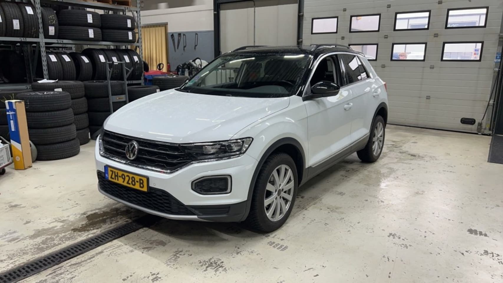 Volkswagen T-Roc - 1.5 TSI Sport Automaat - Trekhaak - ACC - CarPlay - LED - Stoelverw. - AutoWereld.nl