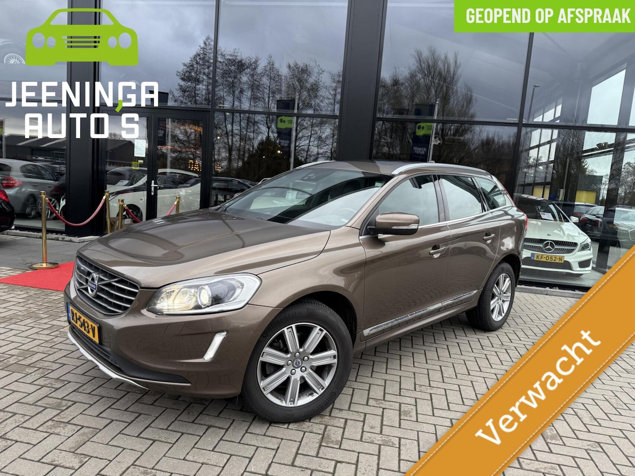 Volvo XC60 - 2.0 D4 FWD Polar+ |Navi|Stoelverwarming|Camera - AutoWereld.nl