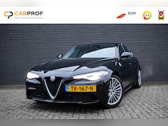 Alfa Romeo Giulia - 2.0T Super / VELOCE INT. / XENON / NAVI / TREKH