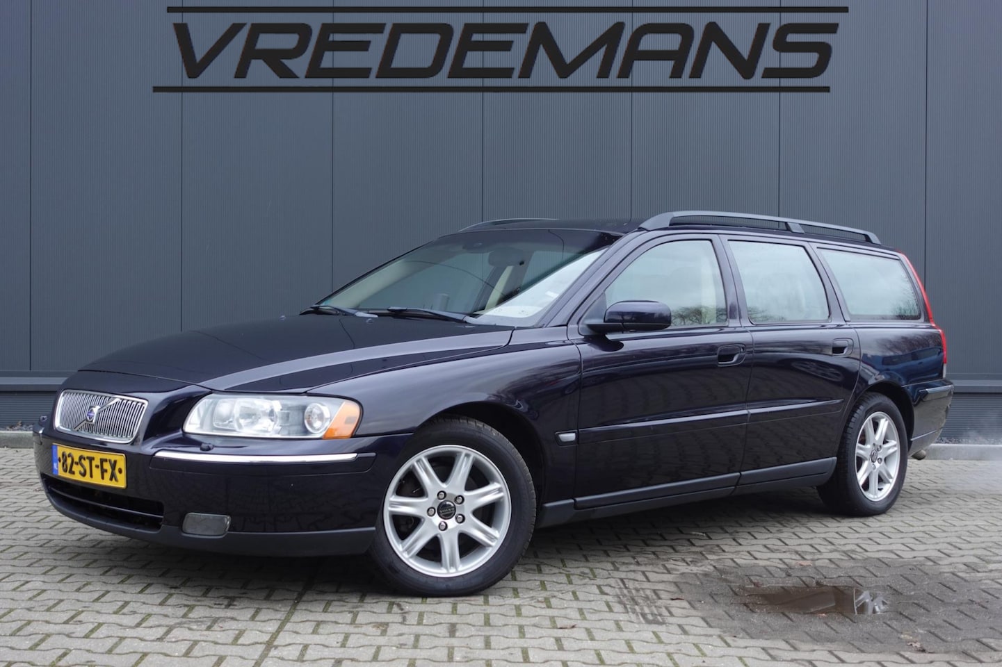 Volvo V70 - 2.4D Edition II LEDER / NAVI - AutoWereld.nl
