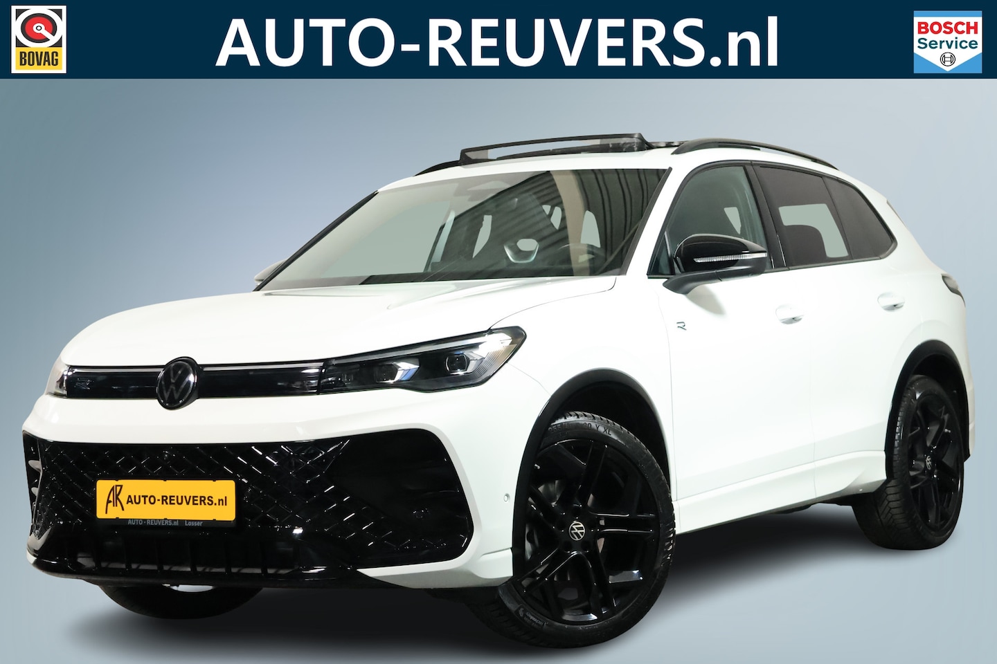 Volkswagen Tiguan - 1.5 eHybrid R-Line Edition Panorama / Opendak / IQ drive / HUD / CarPlay - AutoWereld.nl