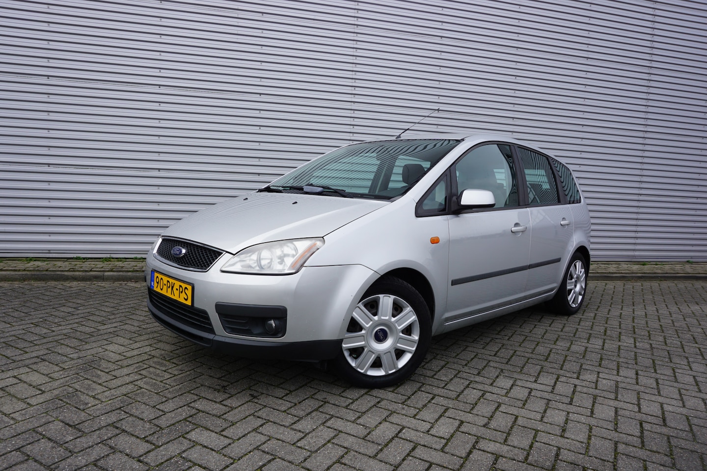 Ford Focus C-Max - 1.6-16V Trend Airco / Elektr. ramen / Cruise / Parkeersens. / Trekhaak / NAP - AutoWereld.nl