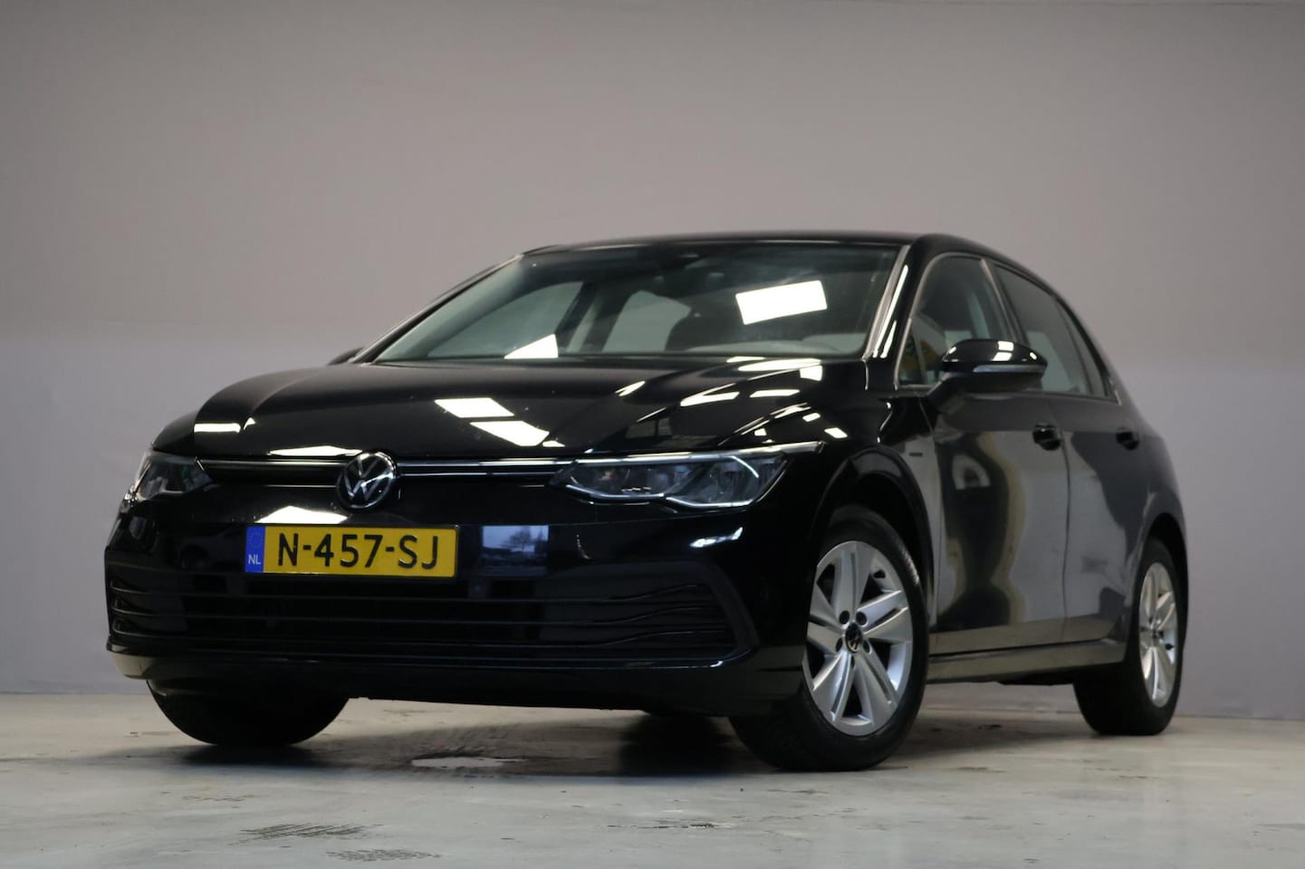 Volkswagen Golf - 1.0 eTSI Life Business |DSG|Sfeerverlichting| - AutoWereld.nl