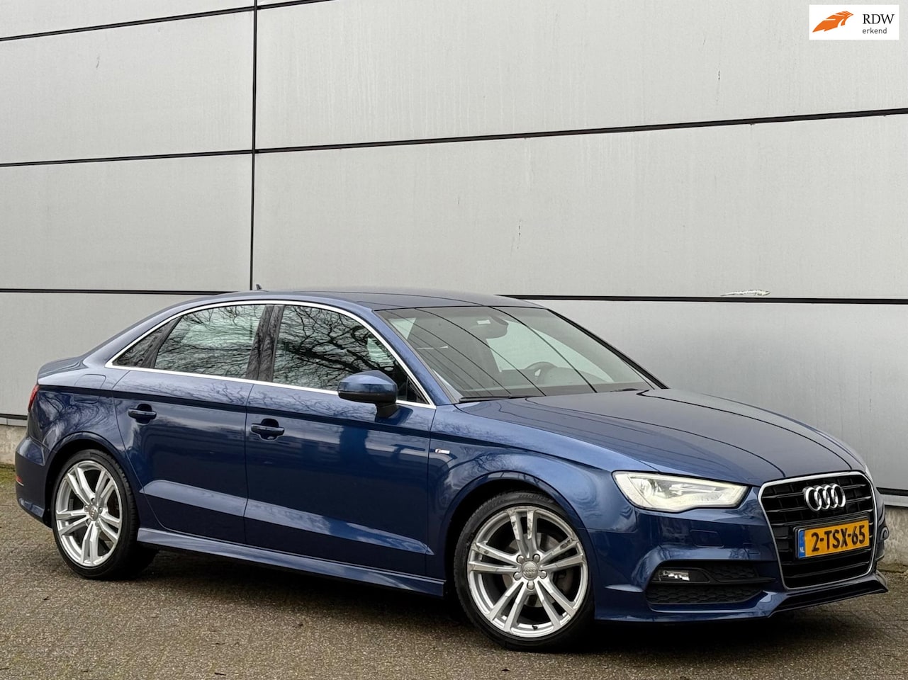 Audi A3 Limousine - 1.4 TFSI S-Line |Automaat |2e Eignr |Navi |Keyless |Led |Xenon |Half Leer |Nap |Boekjes - AutoWereld.nl