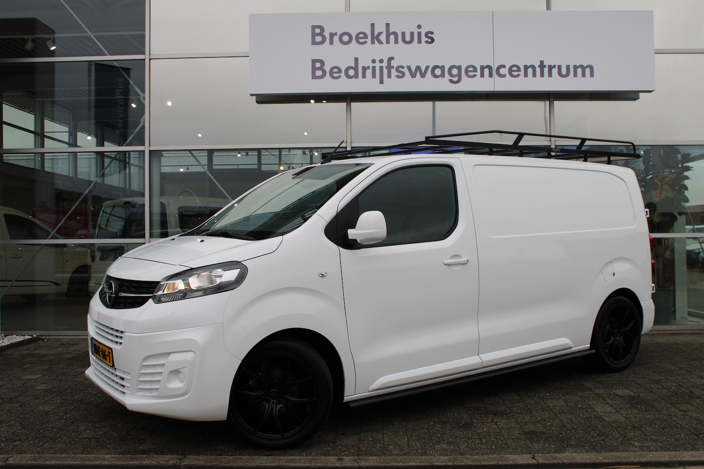 Opel Vivaro - 1.5 CDTI 102 PK L2H1 Edition Airco, Imperiaal, 3 zits, Camera, zwarte LM Velgen - AutoWereld.nl