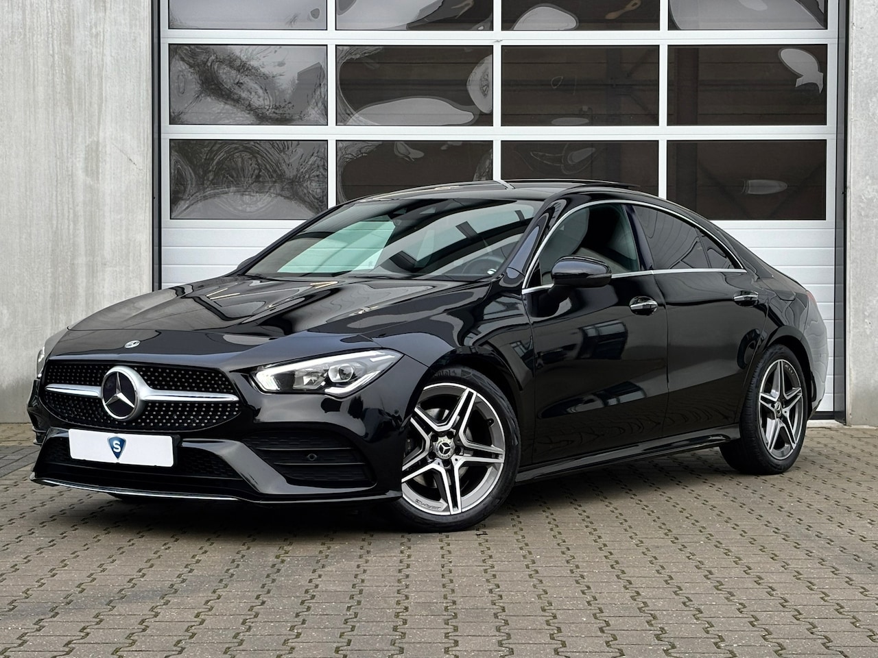 Mercedes-Benz CLA-Klasse - 180 Business Solution AMG | Sfeerverlichting | Pano - AutoWereld.nl