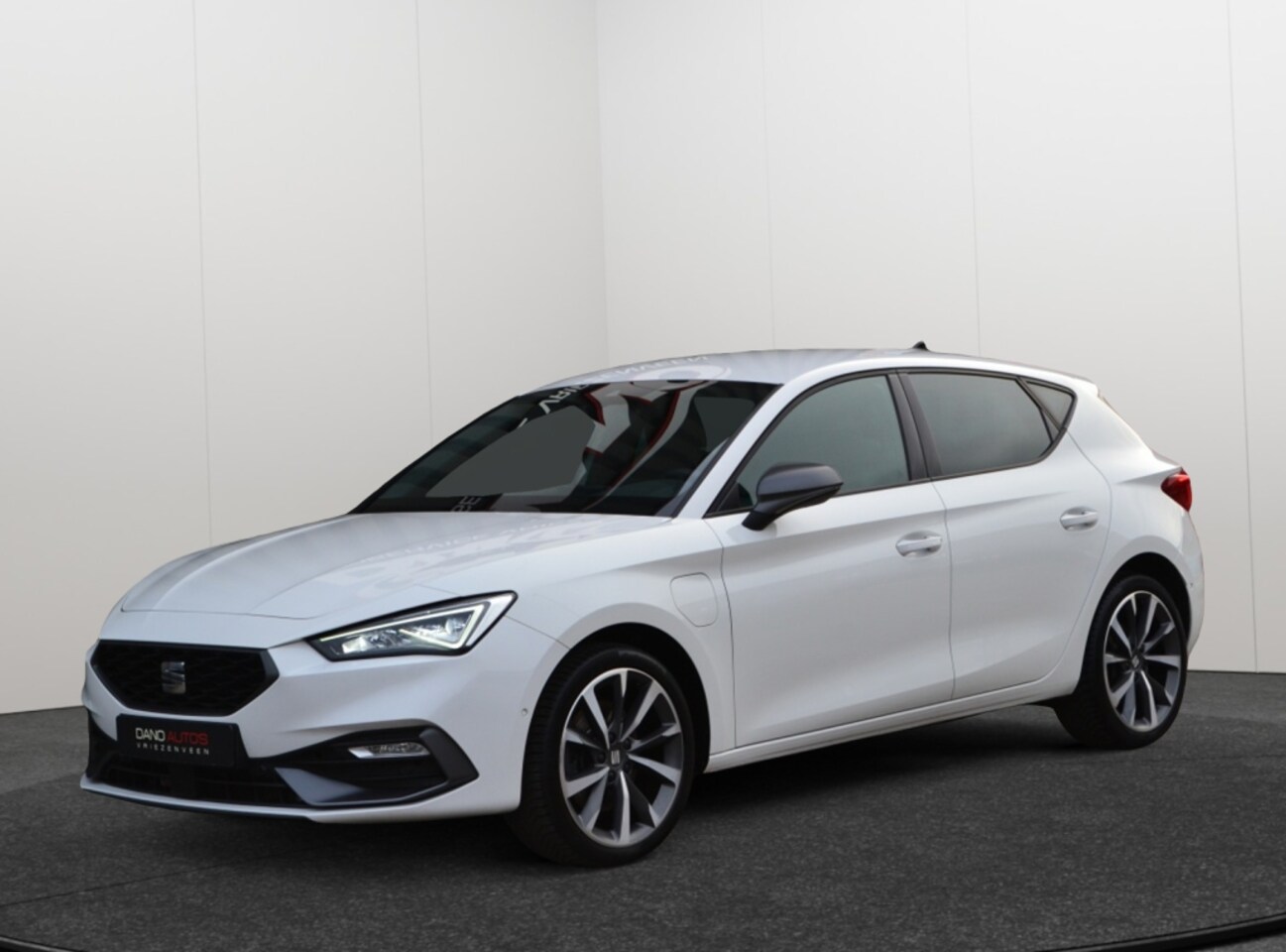 SEAT Leon - FR e-Hybrid Business LED/Camera/18''/Keyless - AutoWereld.nl