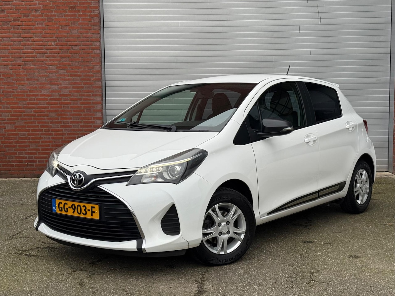 Toyota Yaris - 1.0 VVT-i Aspiration| CAMERA| NAVI| 6 BAK| NEW APK - AutoWereld.nl
