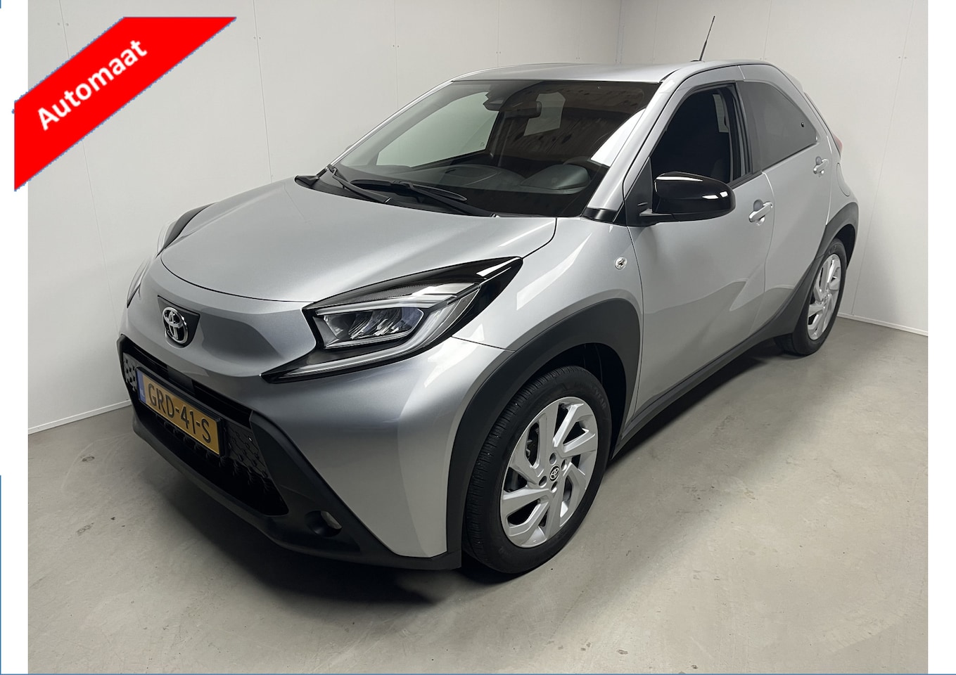 Toyota Aygo X - 1.0 VVT-i MT Play Automaat Apple Carplay Stoelverwarming Camera - AutoWereld.nl