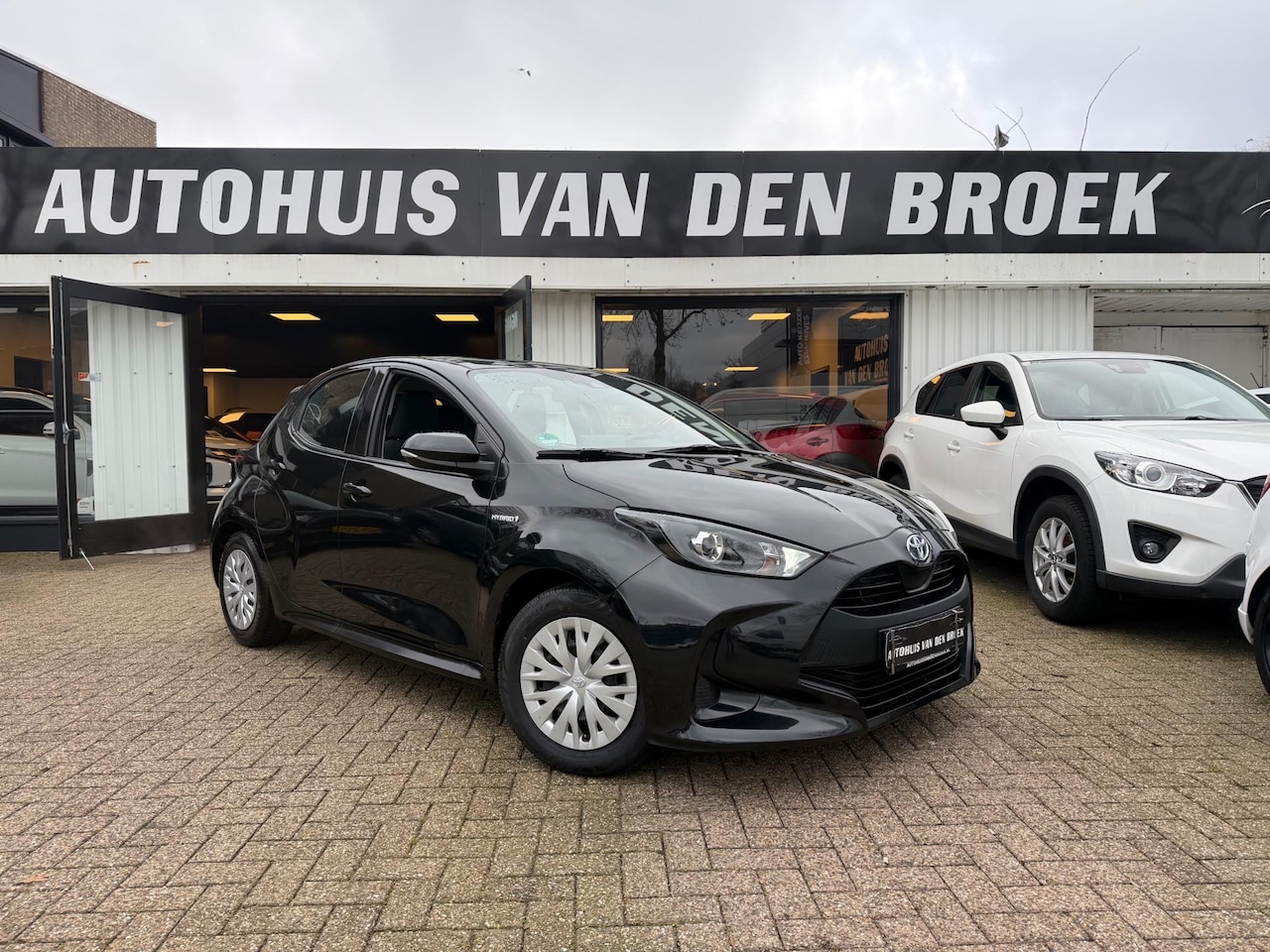 Toyota Yaris - 1.5 Hybrid Active|Navi|Cruise|Carplay|Camera|ACC|Climate|Stoelverw| - AutoWereld.nl