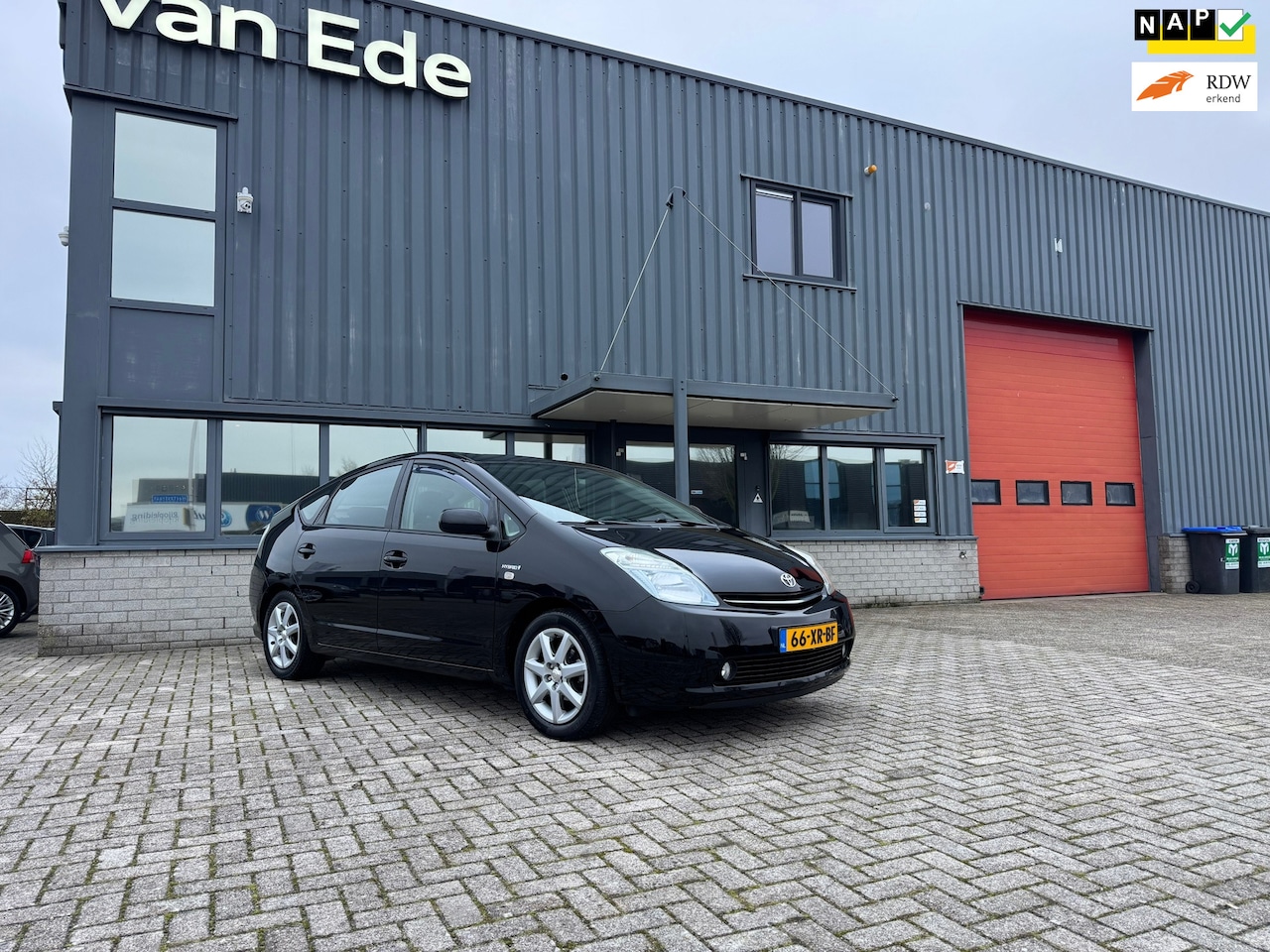 Toyota Prius - 1.5 VVT-i Tech Edition Clima Camera Cruise Keyless - AutoWereld.nl