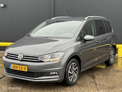 Volkswagen Touran - 1.5 TSI Highline 7p | AUTOMAAT | TREKHAAK |