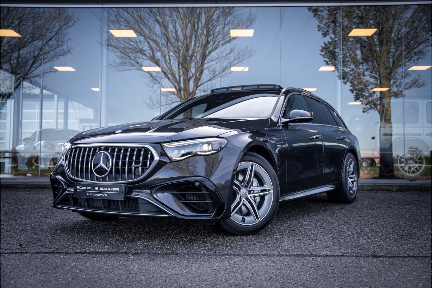 Mercedes-Benz E-klasse Estate - AMG 53 4MATIC+ Hyperscreen ** Massage ** Burmester ** Panodak ** Trekhaak ** Verwarmd stuu - AutoWereld.nl