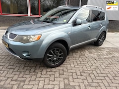 Mitsubishi Outlander - 2.4 Intense+ 7 Persoons 4X4 NAVI AIRCO