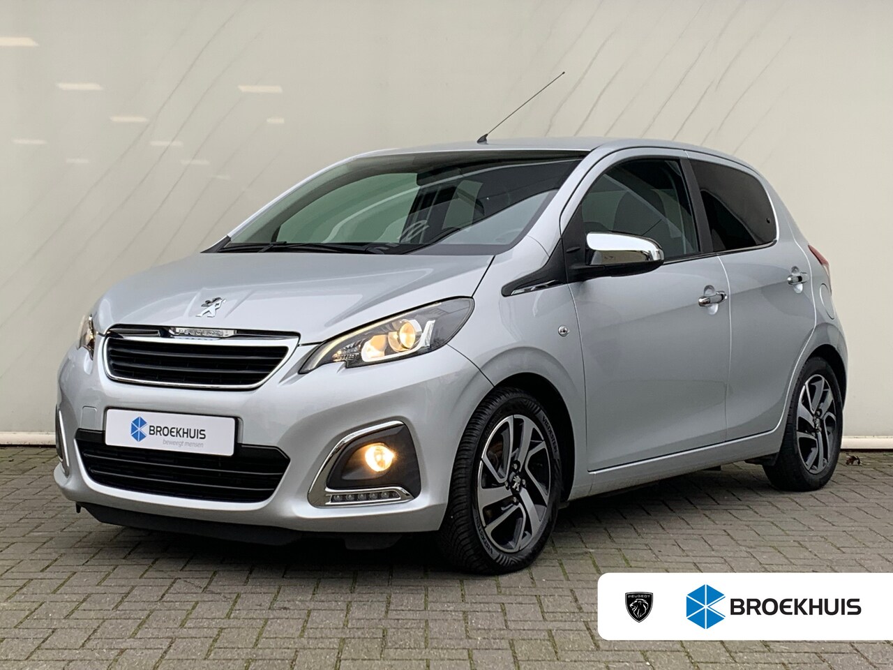 Peugeot 108 - 1.0 e-VTi Allure Airco | AppleCarPlay/ Android Auto | Camera | Chroom | LMV 15" | All-seas - AutoWereld.nl