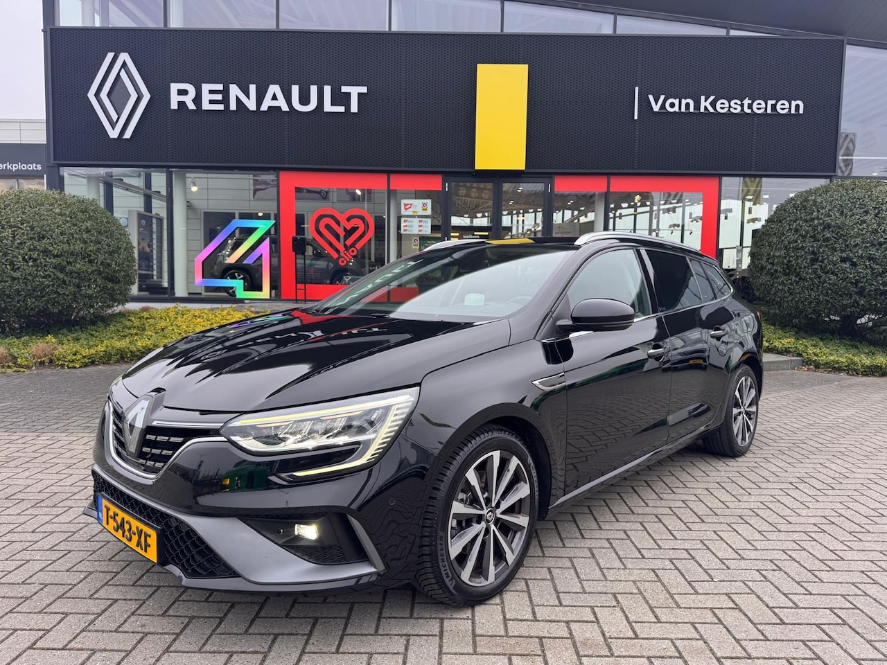 Renault Mégane E-Tech - Estate 1.6 Plug-In Hybrid 160pk R.S. Line / Bose / Navi / Camera / Blindspot Warning - AutoWereld.nl