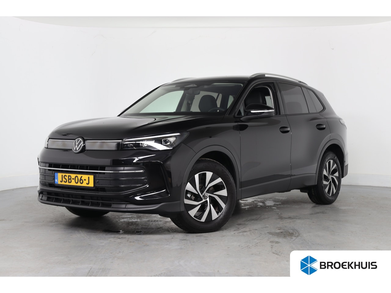 Volkswagen Tiguan - 1.5 eTSI Life Edition | Trekhaak Elektrisch | IQ-Light | Elektr. achterklep | Camera | Ada - AutoWereld.nl