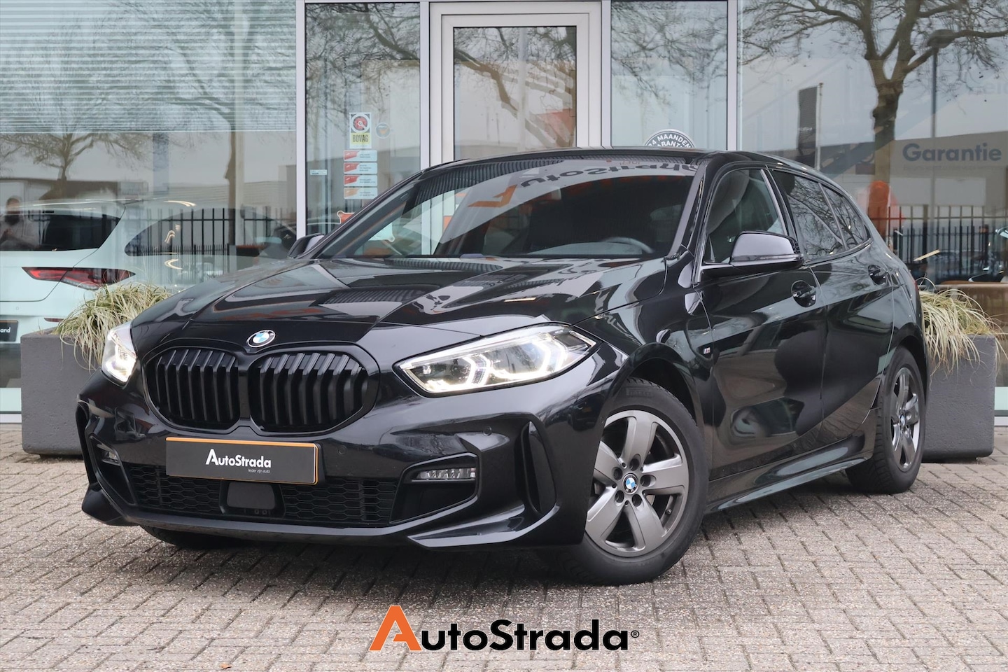 BMW 1-serie - (f40) 118i M-Sport 136pk | Cruise | Climate | Camera | Stoelverwarming | LED | Trekhaak | - AutoWereld.nl