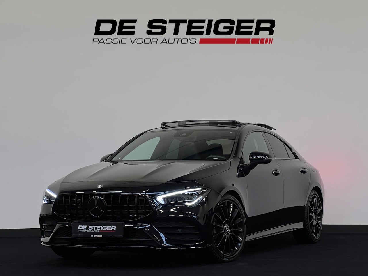 Mercedes-Benz CLA-Klasse - 250 e AMG 45 Blackpack AMG Pano Memory Sfeer - AutoWereld.nl