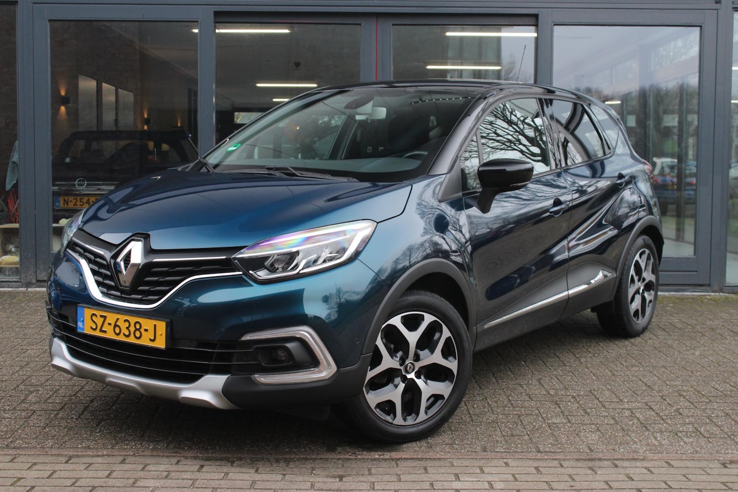 Renault Captur - 0.9 TCe Intens | NAP | Cruise Control |Keyless | Camera | Navigatie | Parkeersensoren | BL - AutoWereld.nl