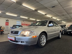 Volvo S40 - 1.8 Europa. Automaat, cruise control, airco, trekhaak en meer