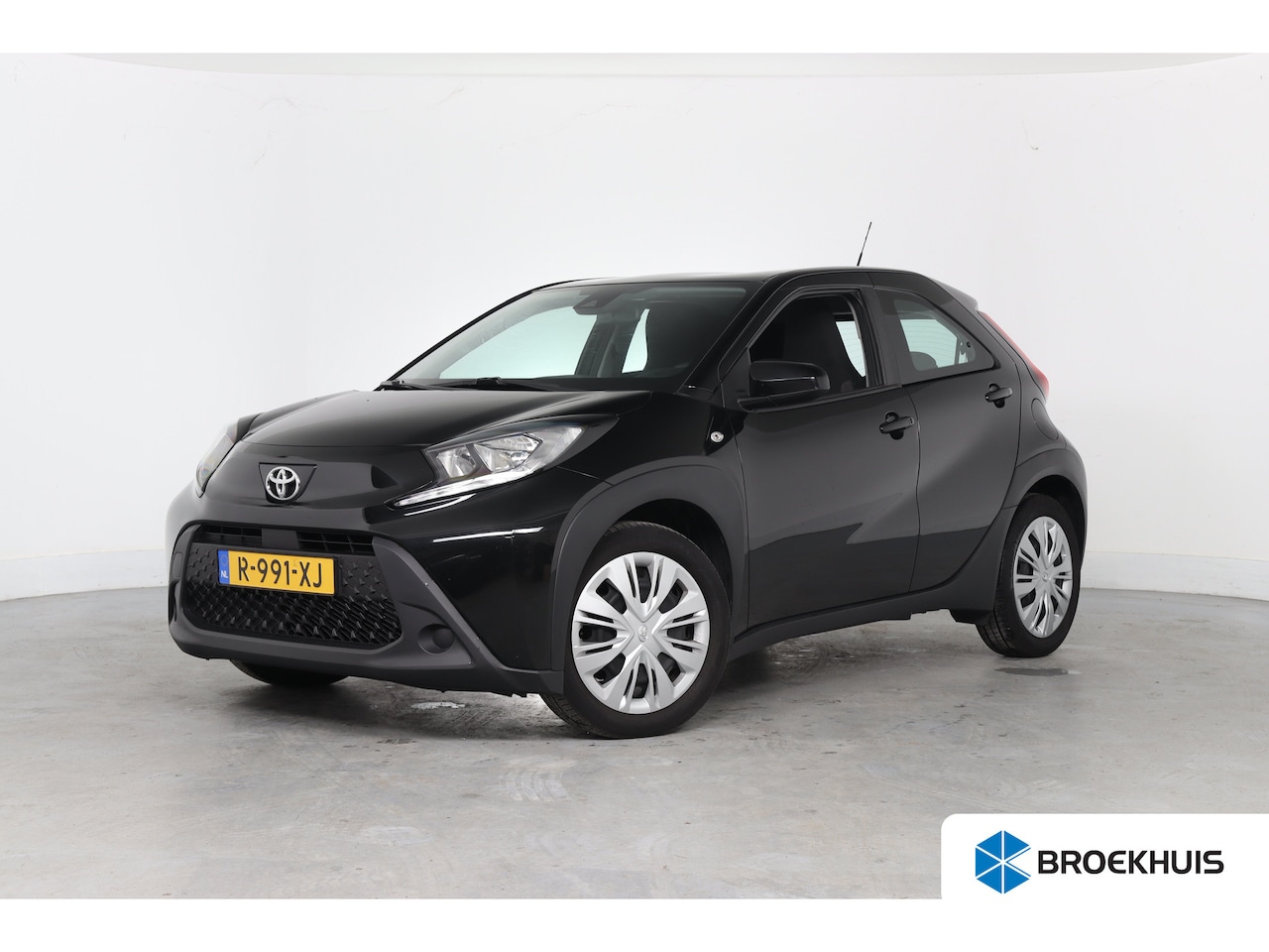 Toyota Aygo X - 1.0 VVT-i MT Play | 1e Eigenaar! | Navi By App | Cruise Adaptive | Airco | Camera | DAB | - AutoWereld.nl