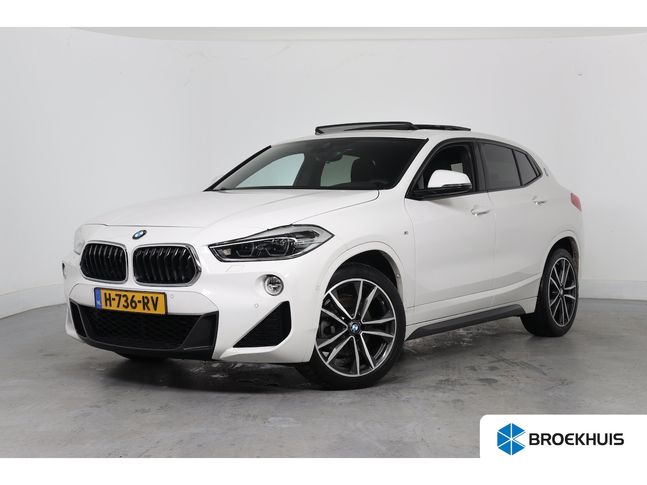 BMW X2 - sDrive20i High Executive | Dealer Onderhouden! | M-Pakket | Trekhaak | Open Dak | LED | Me - AutoWereld.nl