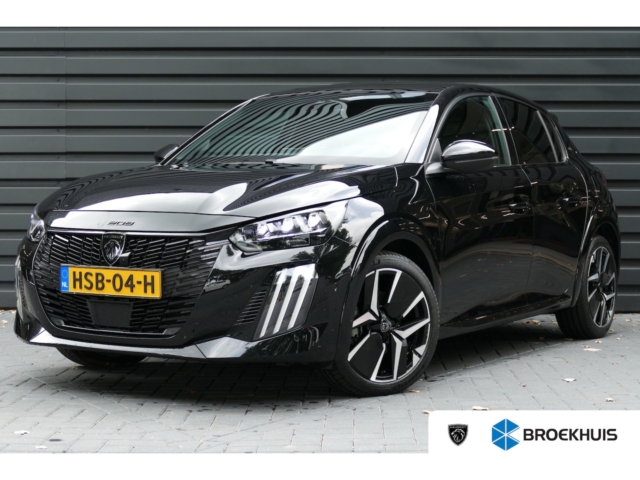 Peugeot 208 - HYBRID 136PK GT AUTOMAAT / NAVI / CLIMA / PDC / 17" LMV / CAMERA V+A / PANO.DAK / FULL-LED - AutoWereld.nl