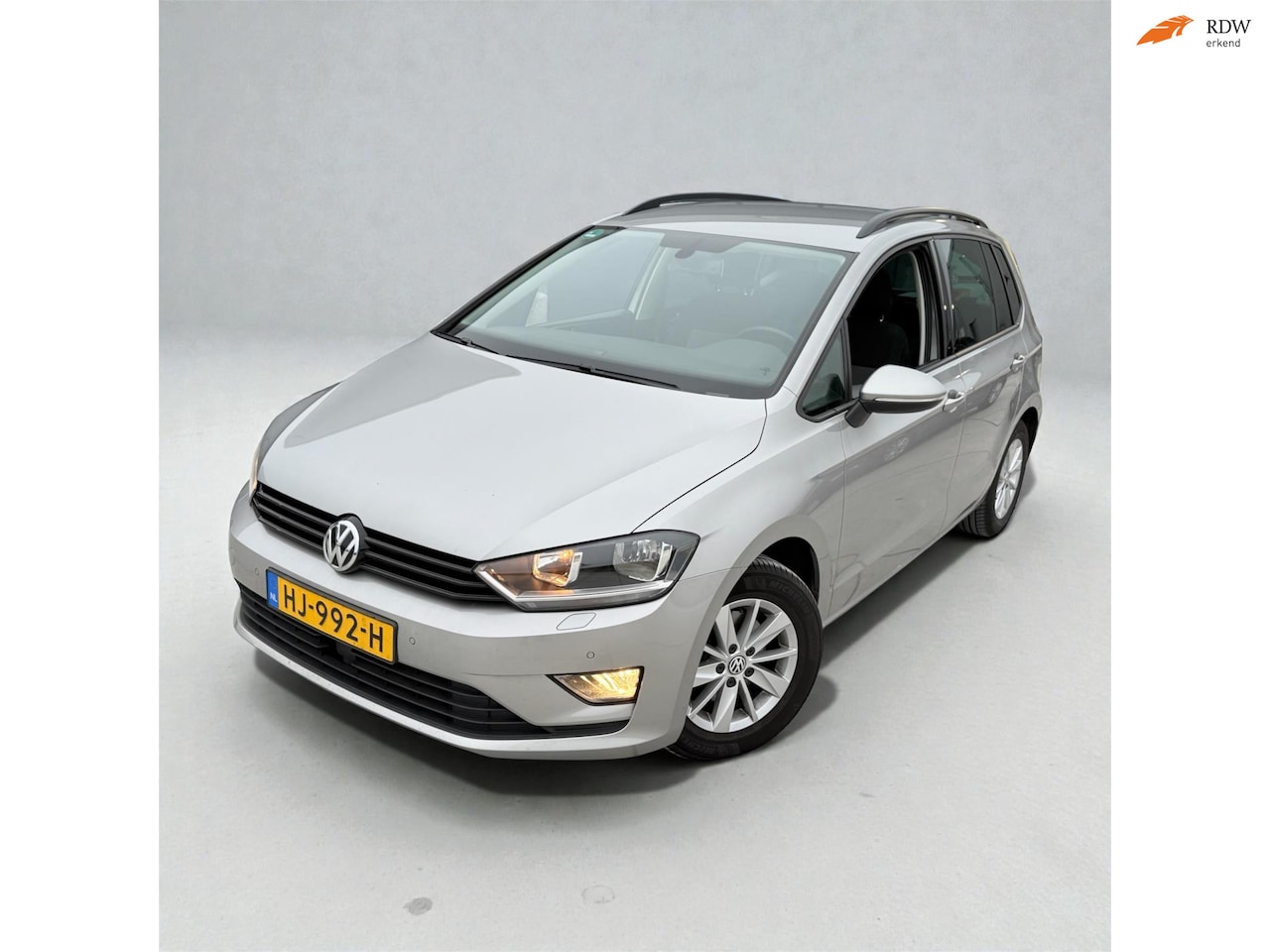 Volkswagen Golf Sportsvan - 1.6 TDI Highline dealer onderhouden - AutoWereld.nl