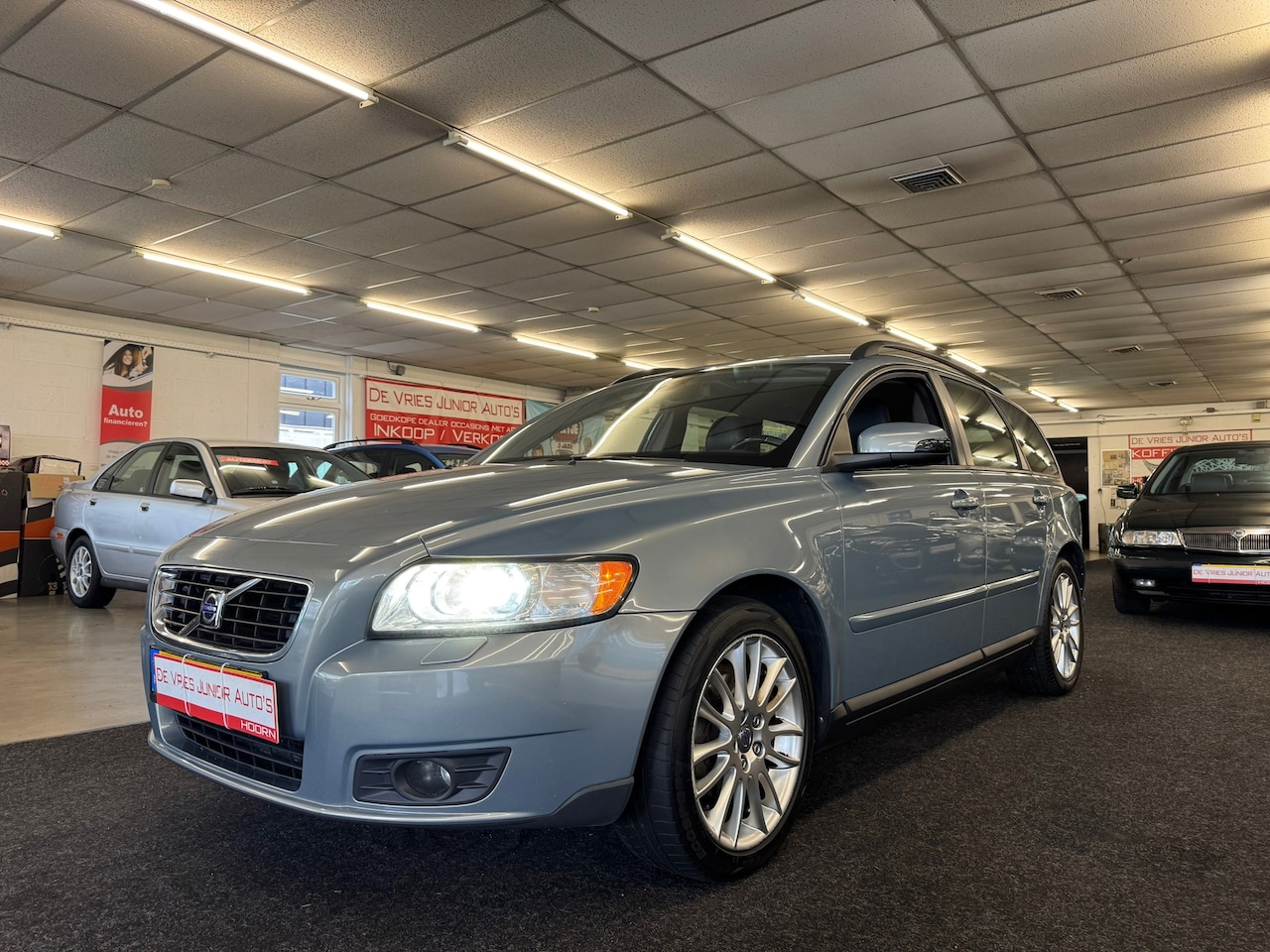 Volvo V50 - 1.8 Edition II. PDC, lederen bekl, cruise/climate, trekhaak en meer! - AutoWereld.nl