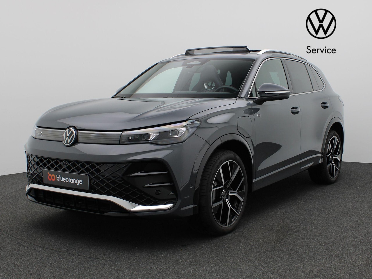 Volkswagen Tiguan - 1.5 eHybrid R-Line Edition 272PK DSG Pano-Schuifdak, Adaptieve Cruise Controle, Matrix-LED - AutoWereld.nl