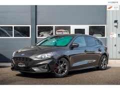 Ford Focus - 1.0 EcoBoost ST Line Business X pakket, full LED in de kleur grijs heeft vele opties en ri
