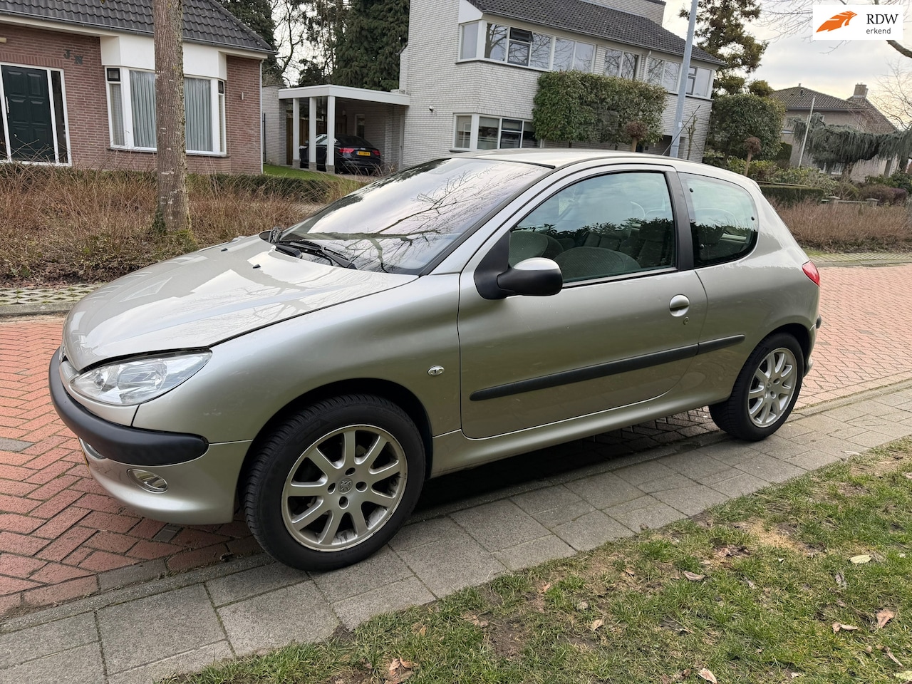 Peugeot 206 - 1.4-16V, Airco, Dealer onderhouden, APK 03-04-2027. - AutoWereld.nl
