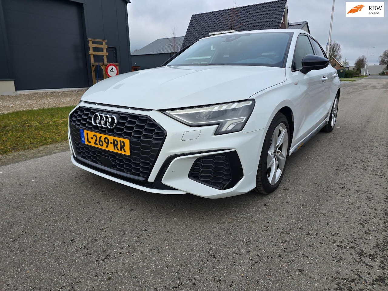 Audi A3 Sportback - 30 TFSI S edition 30 TFSI S edition - AutoWereld.nl