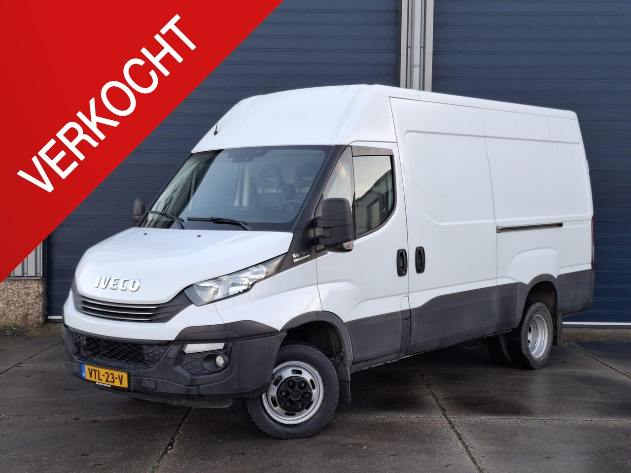 Iveco Daily - 35C18V 3.0 352 H1 L2H2 / DUBBEL LUCHT / 180 PK / DUBBELE SCHUIFDEUR / EURO 6 - AutoWereld.nl