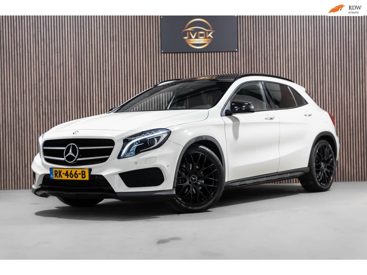 Mercedes-Benz GLA-Klasse - 200 AMG PANO LED - AutoWereld.nl