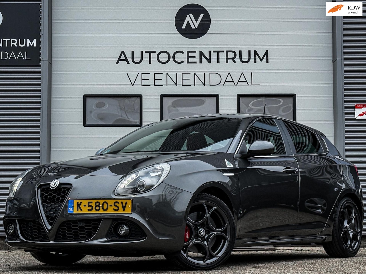 Alfa Romeo Giulietta - 1.7 TBi QV Quadrifoglio Verde AUT 241 PK LEDER/BREMBO/DNA - AutoWereld.nl